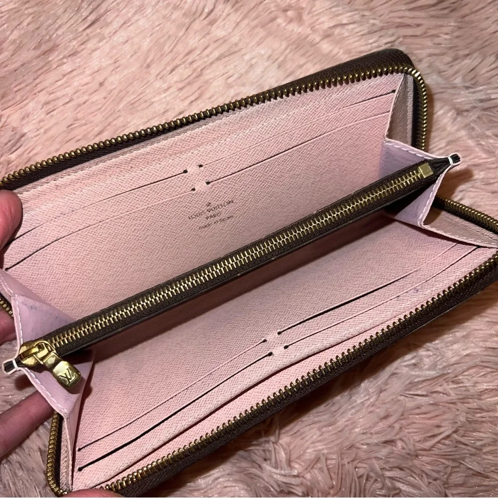 LOUIS VUITTON Clemence Wallet - Picture 3 of 14